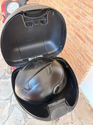 Baúl para moto scooter negro