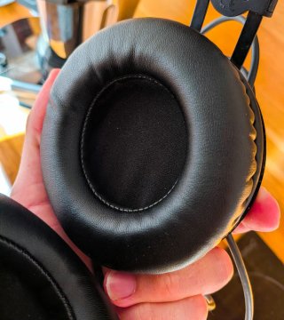 Auriculares AKG K72, cascos cerrados