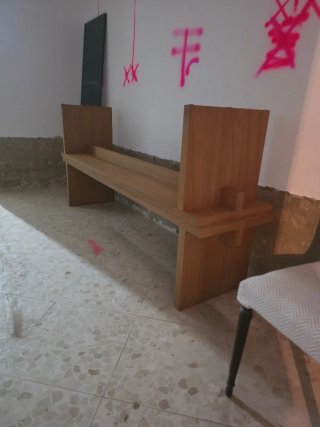 Mesa de comedor de madera