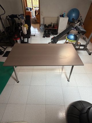 Mesa de escritorio madera y metal