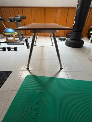 Mesa de escritorio madera y metal