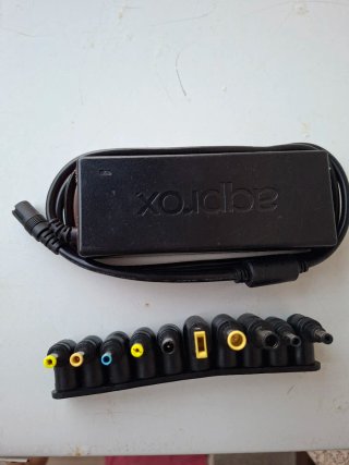 Cargador Aprox. Portátil con Múltiples Conectores