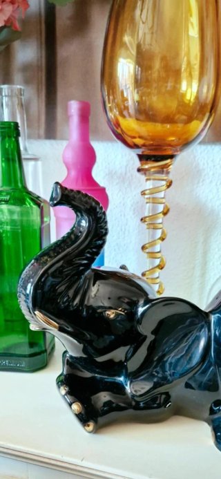 Figura Elefante Grande Negro y Dorado