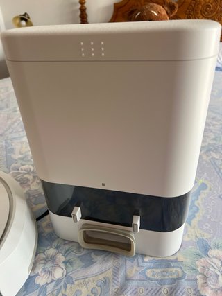Roomba con base de vaciado automático