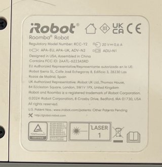 Roomba con base de vaciado automático