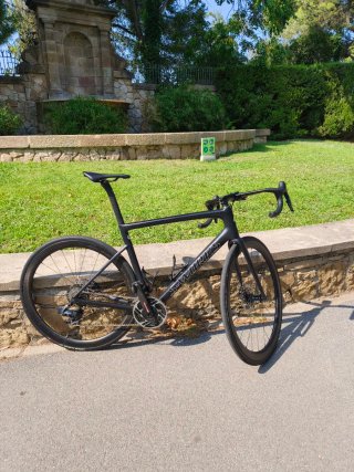 Specialized Tarmac SL6 Disc Pro – SRAM Force AXS –