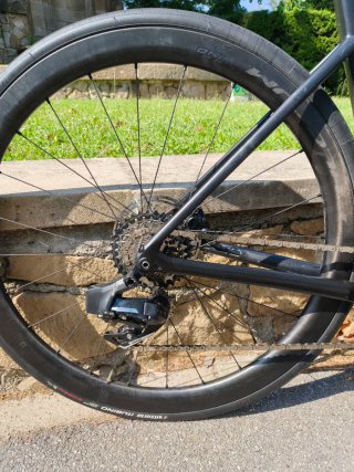 Specialized Tarmac SL6 Disc Pro – SRAM Force AXS –