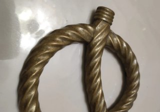Salvamanteles nudo marinero latón