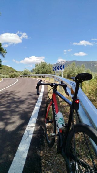 Bicicleta Orbea Negra y Roja orbea orca 2022