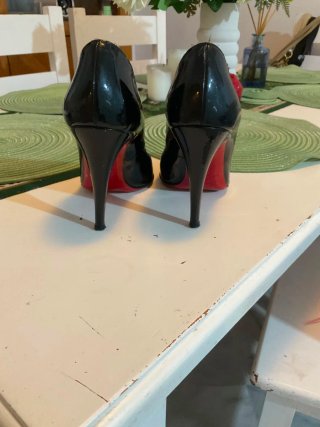 Tacones Christian Louboutin Negros