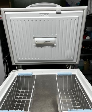 Arcón Congelador Electrolux ECP21108W