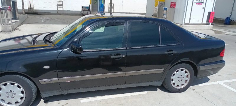 Mercedes-Benz Clase E 1997 - foto 1