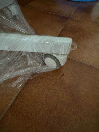 Silla de escritorio blanca ajustable como nueva