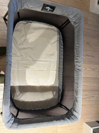 Cuna de viaje BabyBjörn Travel Crib Light gris