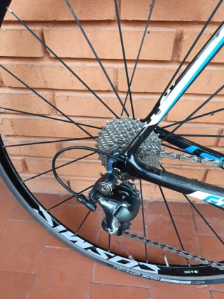 Bicicleta Cube Agree GTC Pro carbono