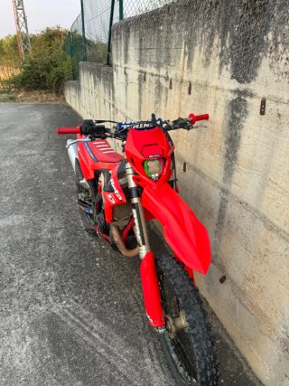 Beta 350 4T Enduro del 2023.