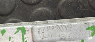 Motor elevalunas delantero izquierdo 82002098 (AG