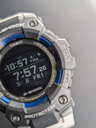 Orologio Casio G-Shock Nero e Bianco