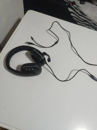 Cascos negros con luces