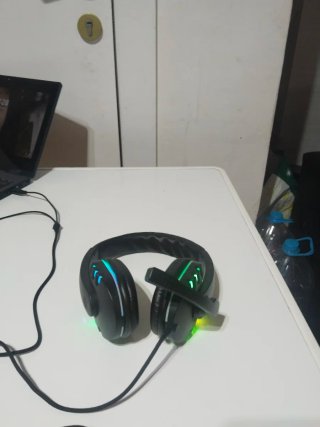 Cascos negros con luces