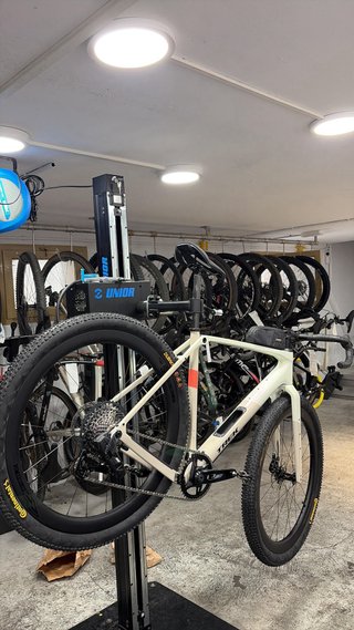 Bicicleta Gravel Trek Checkpoint