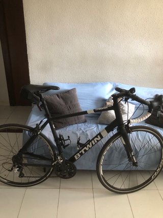 Bicicleta de carretera Btwin Triban 500.