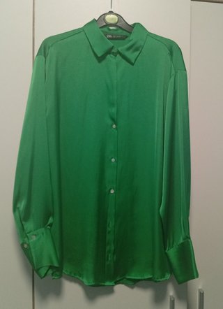Camisa Zara verde seda