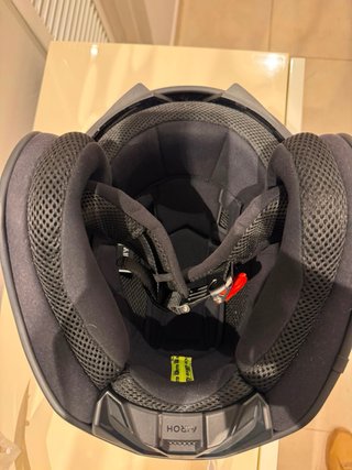 Casco jet Airoh kombatk