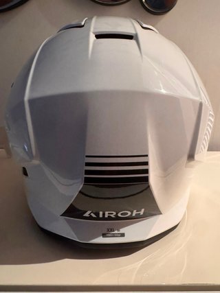 Casco jet Airoh kombatk