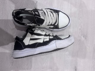 Amiri Skeleton Zapatillas Negras y Blancas