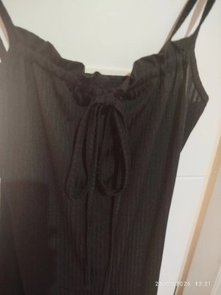 Vestido negro tirantes lazo