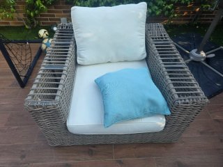 Conjunto de jardín 2 sillones, sofá y mesa pequeña