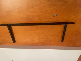 Estantería de madera blanca
