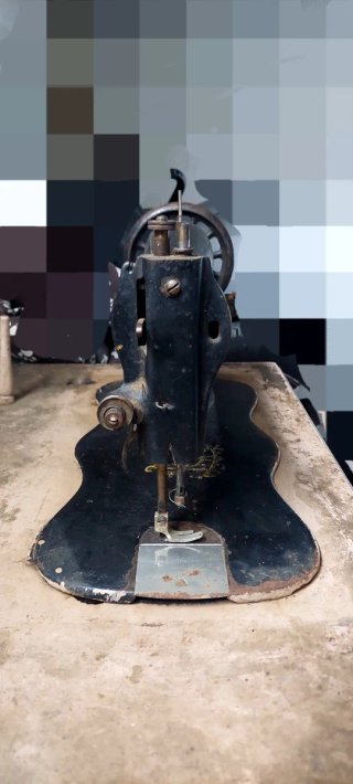 Máquina de coser Singer antigua, año 1872