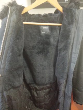 Plumífero negro Zara con capucha xs