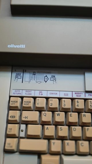 Máquina de escribir eléctrica Praxis 200