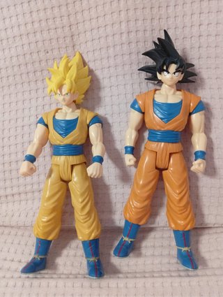Figuras Goku Super Saiyan y Goku