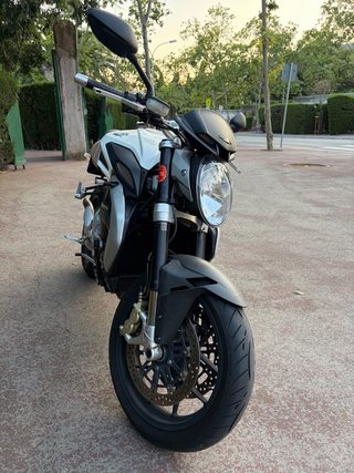 MV Agusta Brutale 675