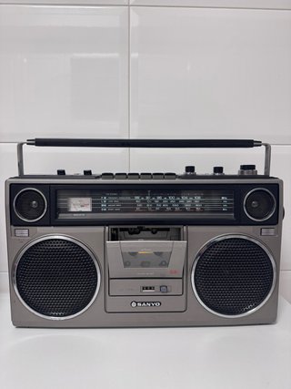 Radiocasete Sanyo M9930L