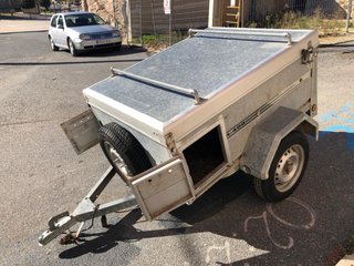 Remolque para transporte de animales