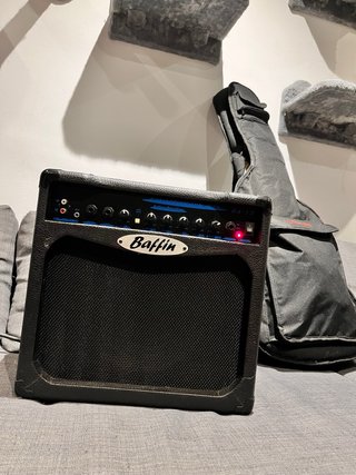 Guitarra Cort Z42 FT + ampli, funda y accesorios