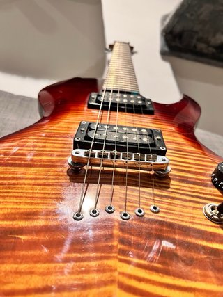 Guitarra Cort Z42 FT + ampli, funda y accesorios