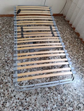 Cama articulada eléctrica metal y madera