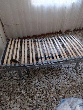 Cama articulada eléctrica metal y madera