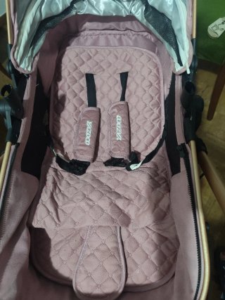 Cochecito de bebé rosa
