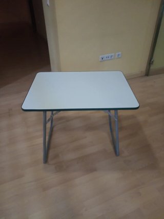 Mesa plegable camping metal y plástico