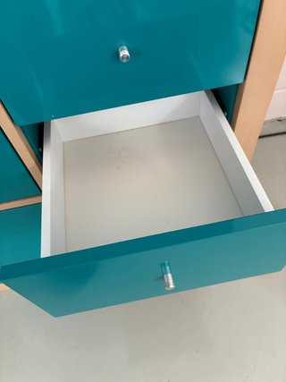 Estantería IKEA EXPEDIT 2x4 con puertas y cajones