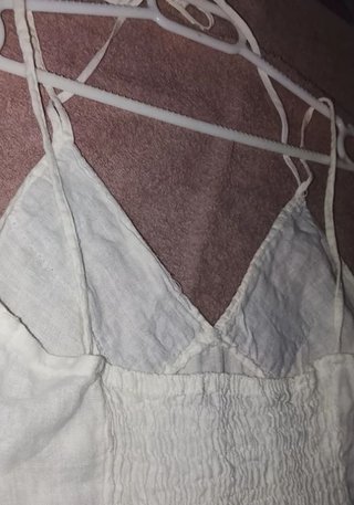 Camiseta blanca con bordado multicolor