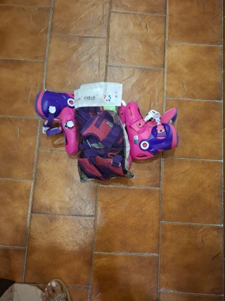 Patines con protecciones. Todo sin estrenar