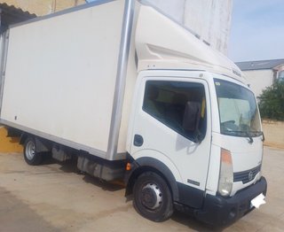 Nissan Cabstar 2012